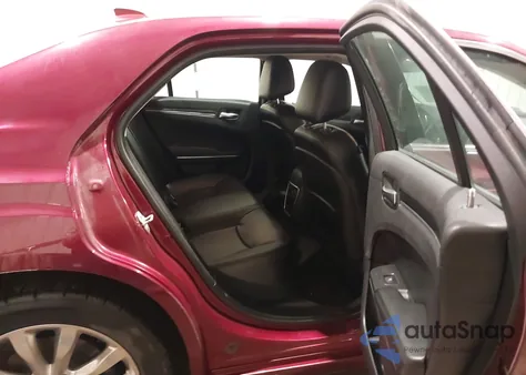 2017 Chrysler 300 Limited Awd z USA, uszkodzony, nr VIN 2C3CCARG7HH526986